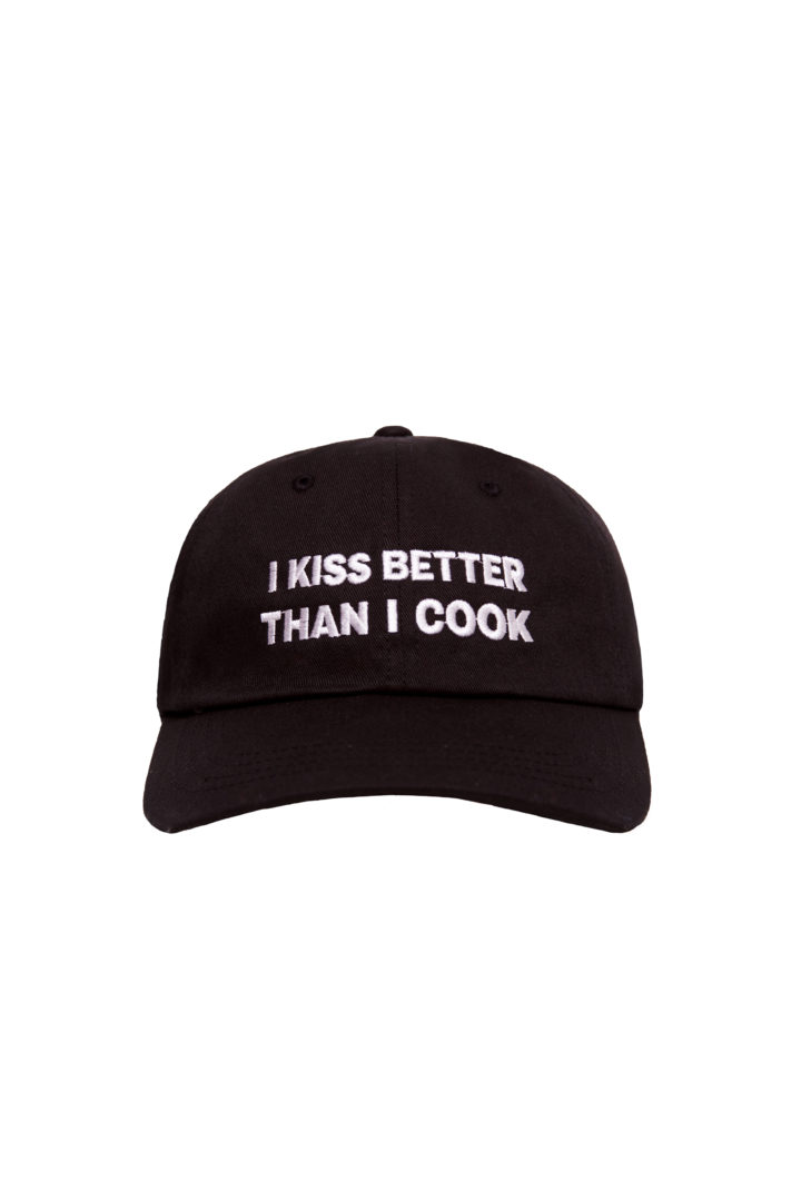 BLACK CAP “I KISS BETTER THAN I COOK” US