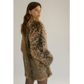Single breasted lynx fur coat